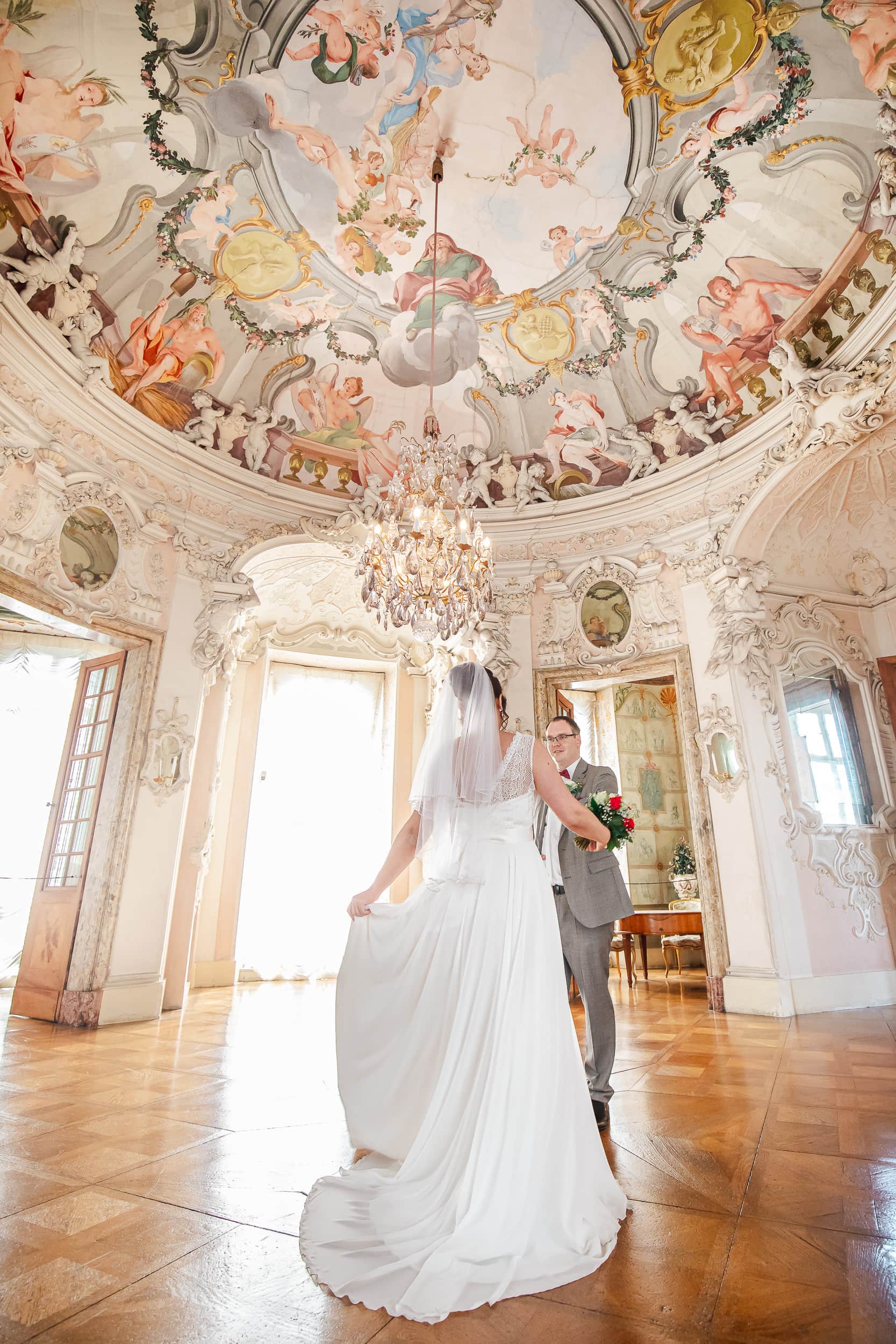 Brautpaar beim Tanzen Hochzeitsfotograf Ludwigsburg